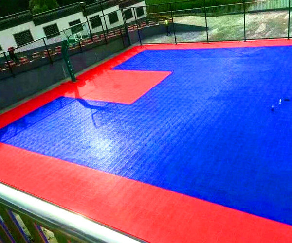 如皋硅PU籃球場(chǎng)掉色，變色的原因